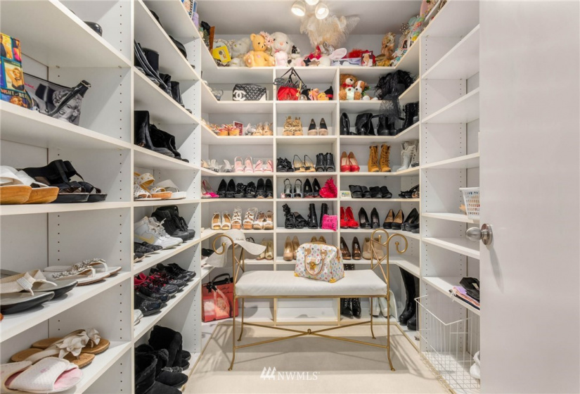 609 Mercer, Seattle, Washington 98119, 4 Bedrooms Bedrooms, ,4 BathroomsBathrooms,Residential,For Sale,Mercer Place II,Mercer,NWM1878095