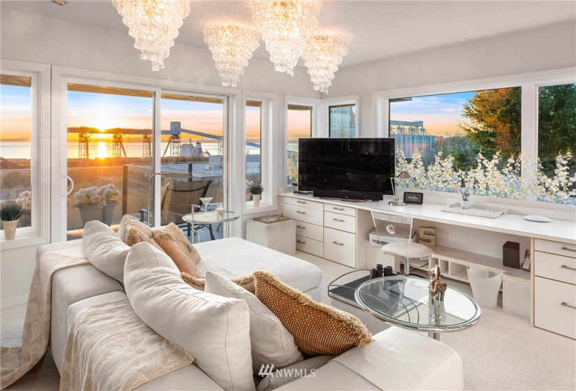 609 Mercer, Seattle, Washington 98119, 4 Bedrooms Bedrooms, ,4 BathroomsBathrooms,Residential,For Sale,Mercer Place II,Mercer,NWM1878095