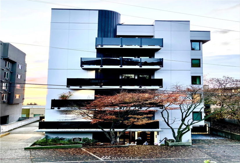 609 Mercer, Seattle, Washington 98119, 4 Bedrooms Bedrooms, ,4 BathroomsBathrooms,Residential,For Sale,Mercer Place II,Mercer,NWM1878095