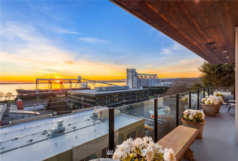 609 Mercer, Seattle, Washington 98119, 4 Bedrooms Bedrooms, ,4 BathroomsBathrooms,Residential,For Sale,Mercer Place II,Mercer,NWM1878095