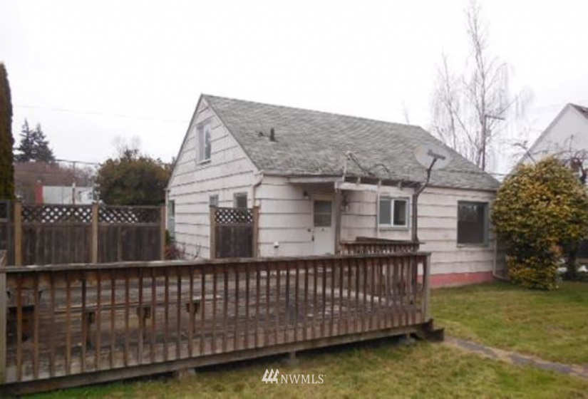 821 Race, Port Angeles, Washington 98362, 3 Bedrooms Bedrooms, ,1 BathroomBathrooms,Residential,For Sale,Race,NWM1885186