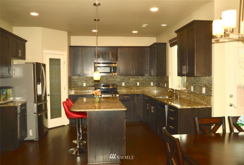 28207 224th, Maple Valley, Washington 98038, 4 Bedrooms Bedrooms, ,2 BathroomsBathrooms,Residential,For Sale,Sun Ridge at Elk Run Division,224th,NWM1884694