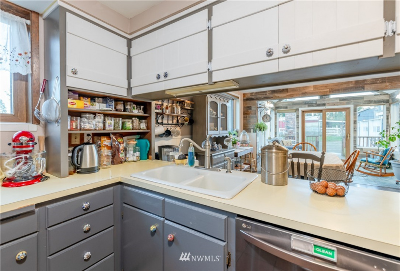 9341 58th, Olympia, Washington 98513, 4 Bedrooms Bedrooms, ,2 BathroomsBathrooms,Residential,For Sale,58th,NWM1883950