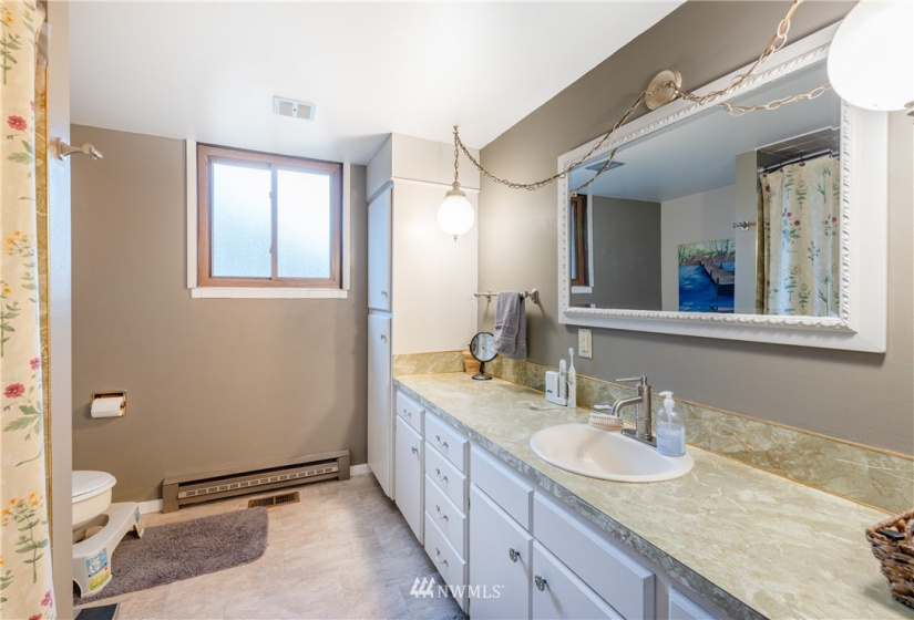 9341 58th, Olympia, Washington 98513, 4 Bedrooms Bedrooms, ,2 BathroomsBathrooms,Residential,For Sale,58th,NWM1883950