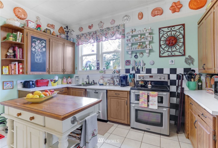 626 Elizabeth, Sumner, Washington 98390, 3 Bedrooms Bedrooms, ,2 BathroomsBathrooms,Residential,For Sale,Elizabeth,NWM1882323