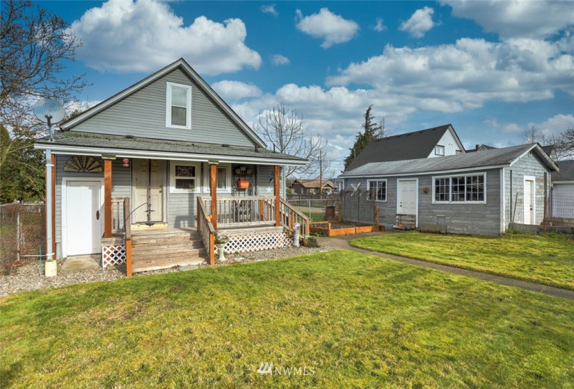 626 Elizabeth, Sumner, Washington 98390, 3 Bedrooms Bedrooms, ,2 BathroomsBathrooms,Residential,For Sale,Elizabeth,NWM1882323