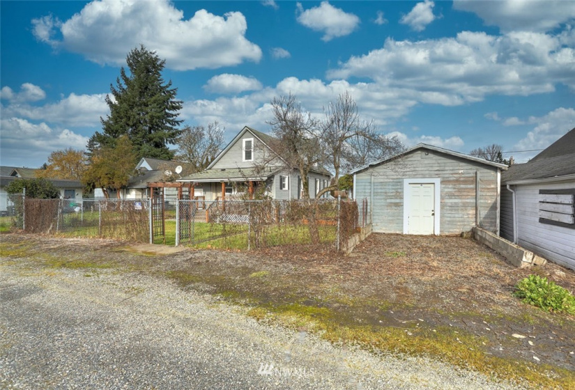 626 Elizabeth, Sumner, Washington 98390, 3 Bedrooms Bedrooms, ,2 BathroomsBathrooms,Residential,For Sale,Elizabeth,NWM1882323