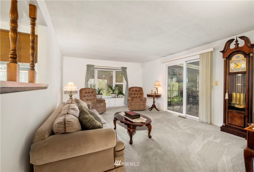 35803 13th, Federal Way, Washington 98023, 3 Bedrooms Bedrooms, ,1 BathroomBathrooms,Residential,For Sale,13th,NWM1884261