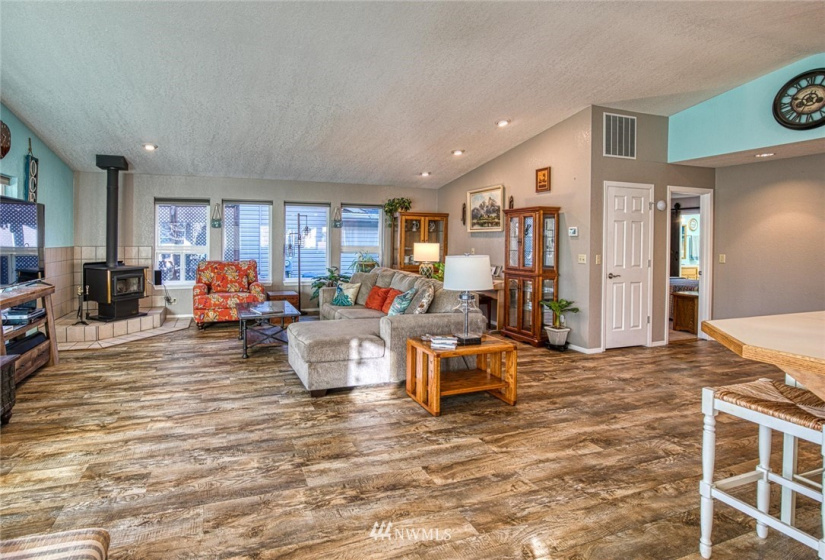 438 Dolphin, Ocean Shores, Washington 98569, 2 Bedrooms Bedrooms, ,1 BathroomBathrooms,Residential,For Sale,DIV 03,Dolphin,NWM1882586