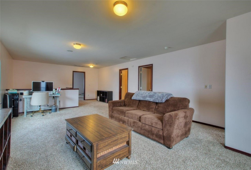 19530 100th, Bonney Lake, Washington 98391, 3 Bedrooms Bedrooms, ,2 BathroomsBathrooms,Residential,For Sale,100th,NWM1885241