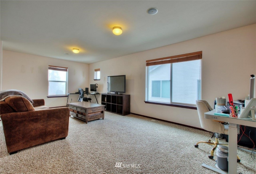 19530 100th, Bonney Lake, Washington 98391, 3 Bedrooms Bedrooms, ,2 BathroomsBathrooms,Residential,For Sale,100th,NWM1885241