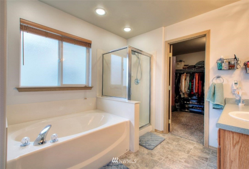 19530 100th, Bonney Lake, Washington 98391, 3 Bedrooms Bedrooms, ,2 BathroomsBathrooms,Residential,For Sale,100th,NWM1885241