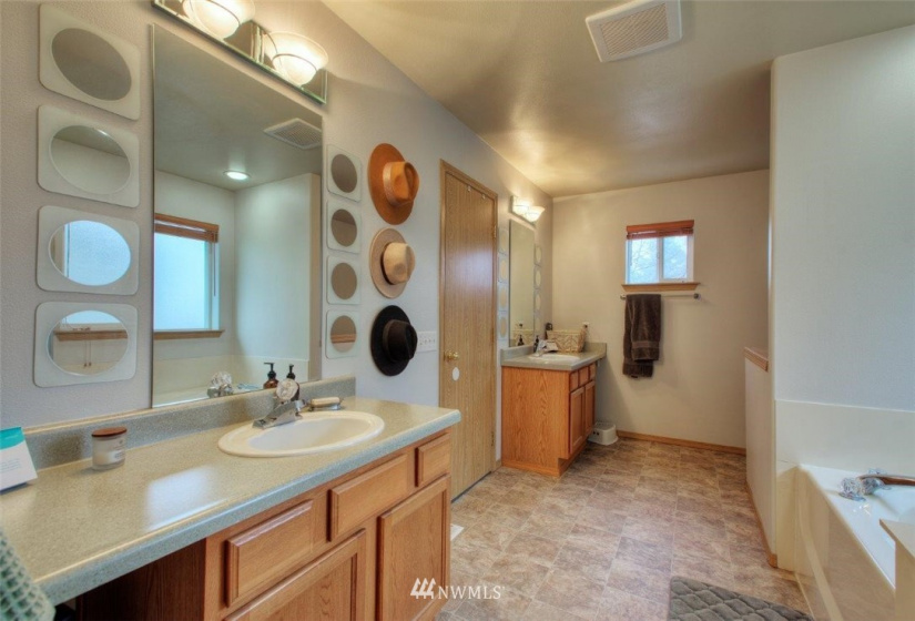 19530 100th, Bonney Lake, Washington 98391, 3 Bedrooms Bedrooms, ,2 BathroomsBathrooms,Residential,For Sale,100th,NWM1885241