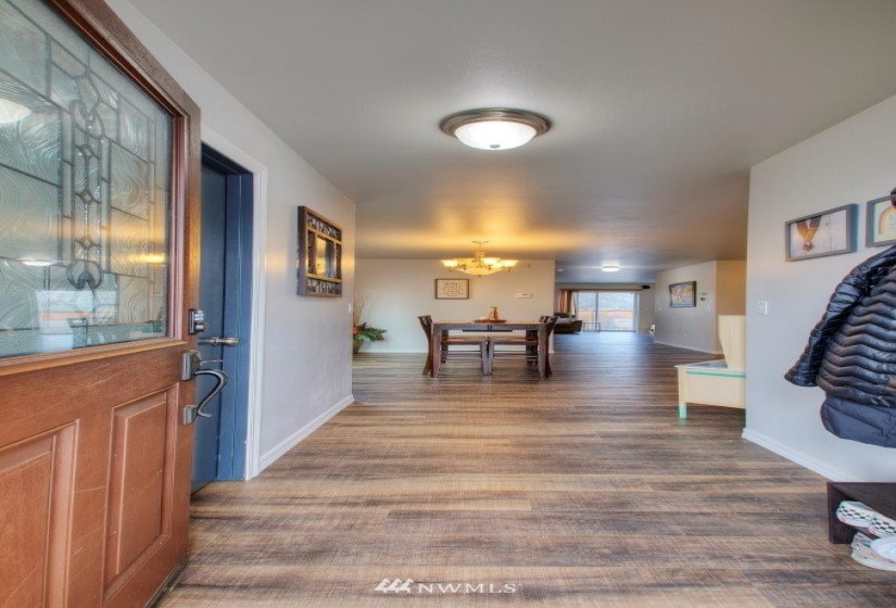 19530 100th, Bonney Lake, Washington 98391, 3 Bedrooms Bedrooms, ,2 BathroomsBathrooms,Residential,For Sale,100th,NWM1885241