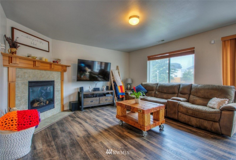 19530 100th, Bonney Lake, Washington 98391, 3 Bedrooms Bedrooms, ,2 BathroomsBathrooms,Residential,For Sale,100th,NWM1885241