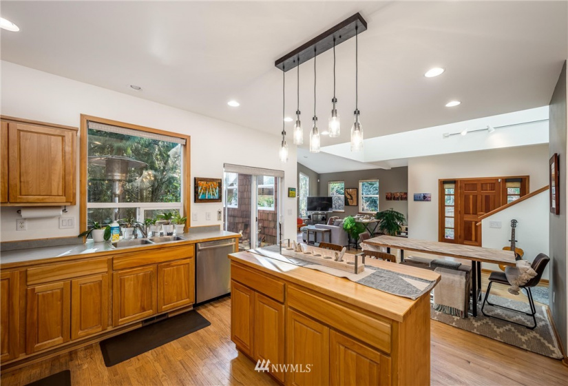 707 Cedar Creek, Bellingham, Washington 98229, 3 Bedrooms Bedrooms, ,1 BathroomBathrooms,Residential,For Sale,Padden Heights Div No 1,Cedar Creek,NWM1885173