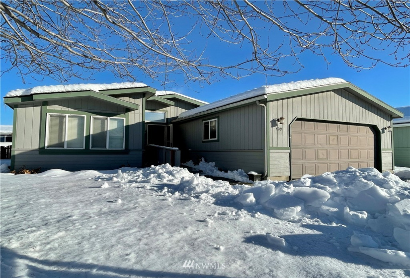 1100 Rosewood, Ellensburg, Washington 98926, 2 Bedrooms Bedrooms, ,2 BathroomsBathrooms,Manufactured In Park,For Sale,Rosewood,NWM1865633