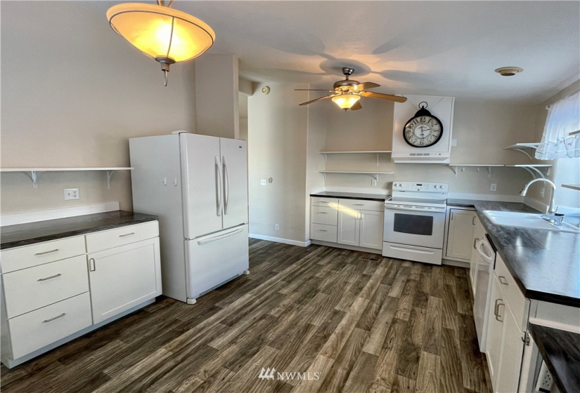 1100 Rosewood, Ellensburg, Washington 98926, 2 Bedrooms Bedrooms, ,2 BathroomsBathrooms,Manufactured In Park,For Sale,Rosewood,NWM1865633