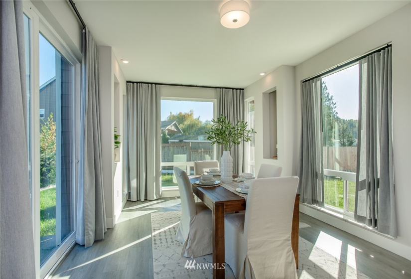 1131 14th, Puyallup, Washington 98371, 4 Bedrooms Bedrooms, ,2 BathroomsBathrooms,Residential,For Sale,14th,NWM1861523