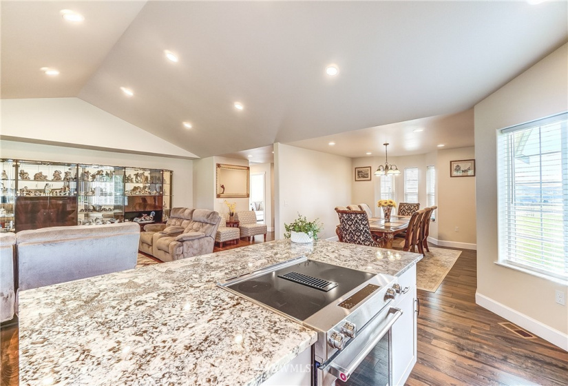 125 Rainier, Salkum, Washington 98582, 3 Bedrooms Bedrooms, ,3 BathroomsBathrooms,Residential,For Sale,Salkum Heights,Rainier,NWM1865774