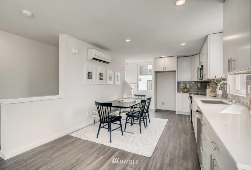 7140 B Beacon, Seattle, Washington 98108, 2 Bedrooms Bedrooms, ,1 BathroomBathrooms,Residential,For Sale,Helio,Beacon,NWM1866362