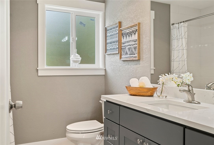 9110 Redmond-Woodinville, Redmond, Washington 98052, ,Residential Income,For Sale,Redmond-Woodinville,NWM1859584