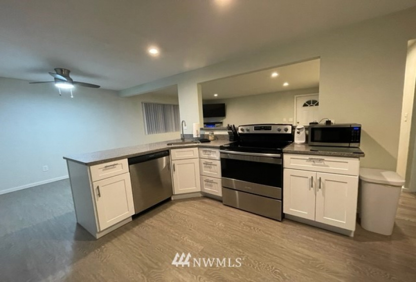 6217 Huson, Tacoma, Washington 98409, ,Residential Income,For Sale,Huson,NWM1867435