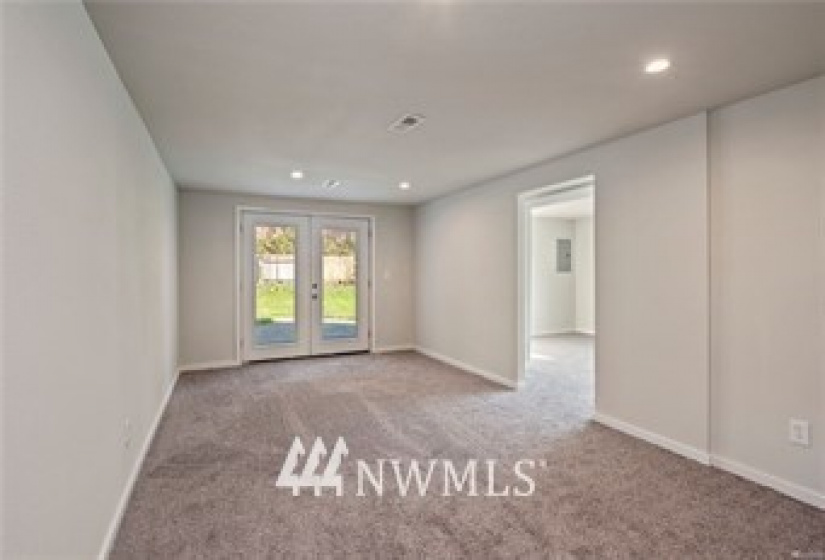 6217 Huson, Tacoma, Washington 98409, ,Residential Income,For Sale,Huson,NWM1867435