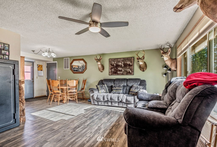 114 Mason, Silverlake, Washington 98645, 3 Bedrooms Bedrooms, ,Residential,For Sale,Mason,NWM1866538