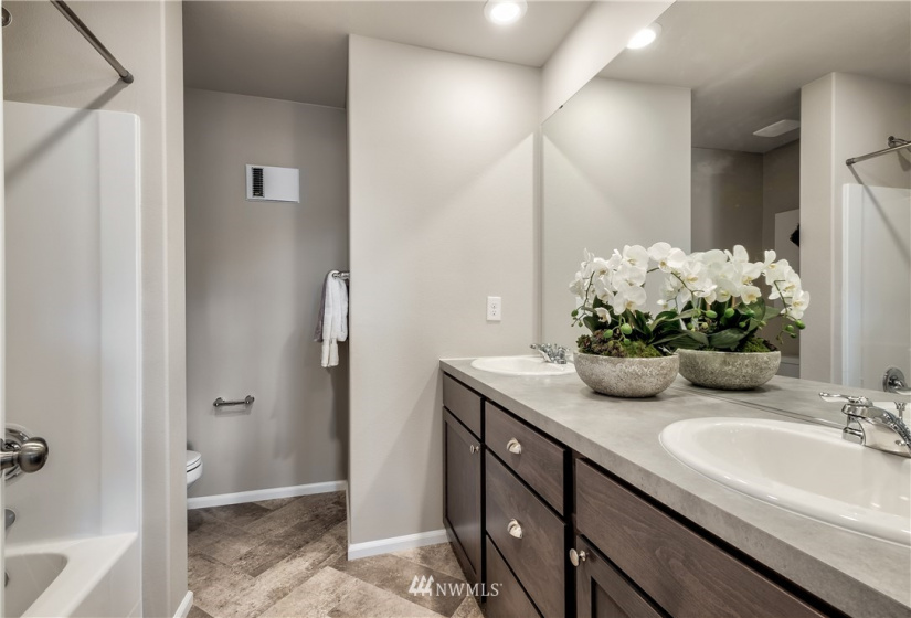 17537 110th, Puyallup, Washington 98374, 2 Bedrooms Bedrooms, ,2 BathroomsBathrooms,Residential,For Sale,110th,NWM1869712