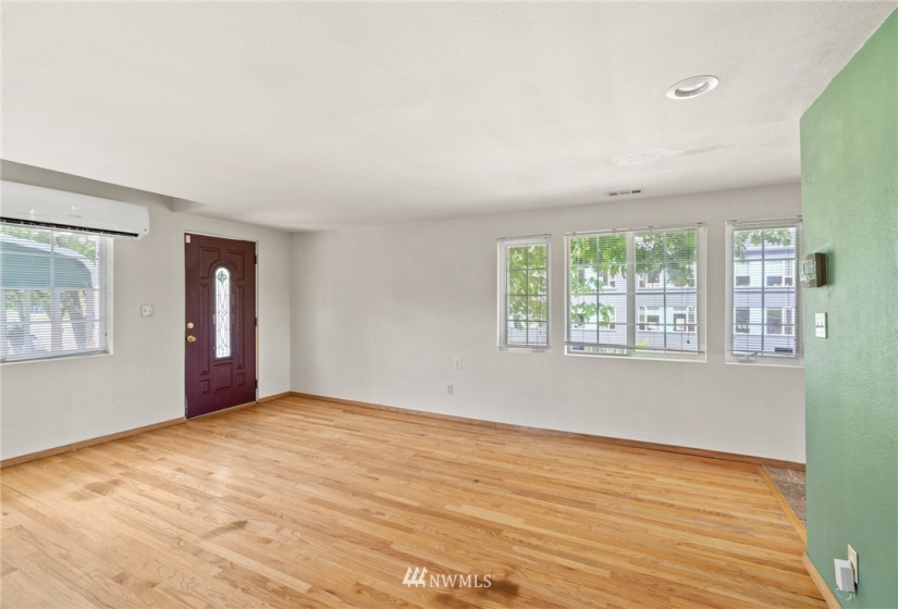 2107 Walker, Seattle, Washington 98144, 2 Bedrooms Bedrooms, ,1 BathroomBathrooms,Residential,For Sale,Walker,NWM1869533