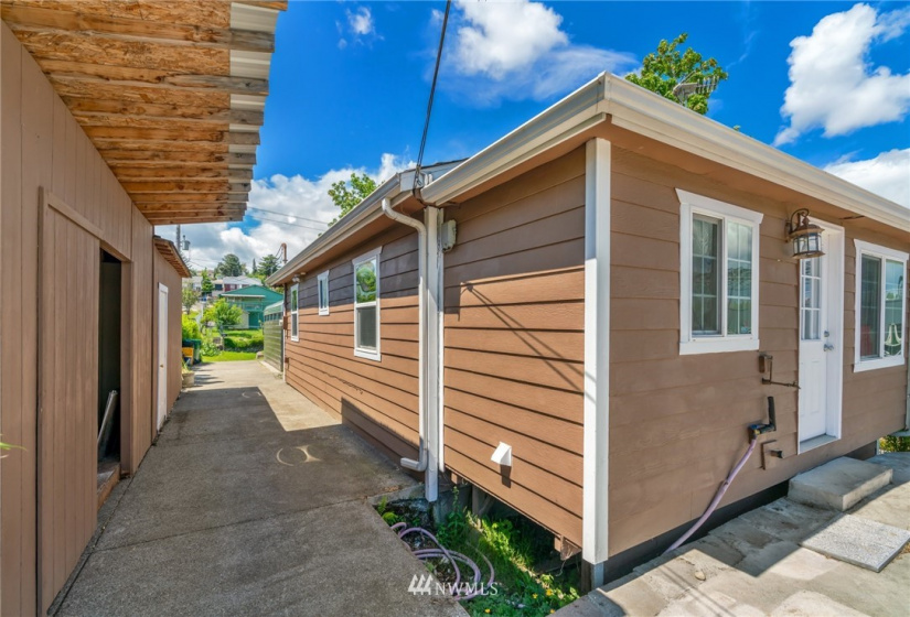 2107 Walker, Seattle, Washington 98144, 2 Bedrooms Bedrooms, ,1 BathroomBathrooms,Residential,For Sale,Walker,NWM1869533