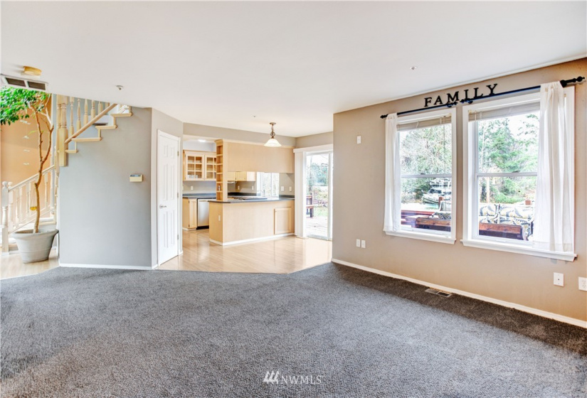 2517 215th, Spanaway, Washington 98387, 3 Bedrooms Bedrooms, ,1 BathroomBathrooms,Residential,For Sale,215th,NWM1870717