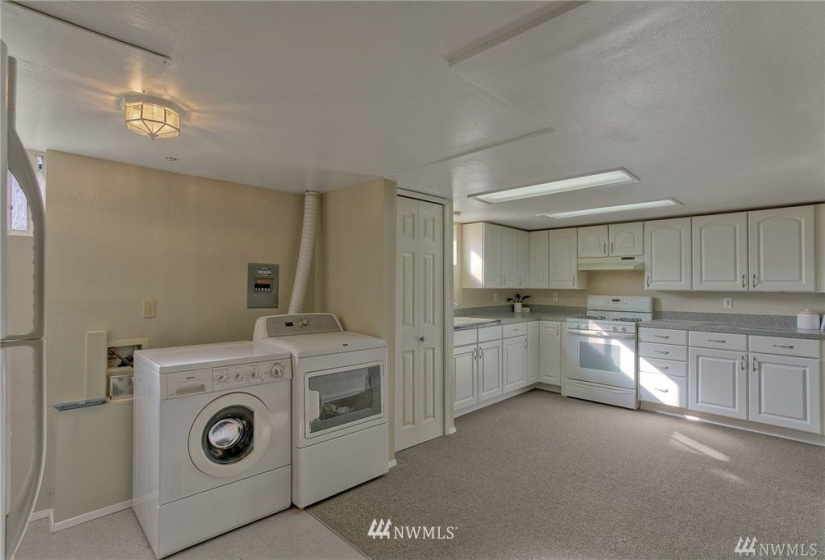 2504 Bridgeport, University Place, Washington 98466, ,Residential Income,For Sale,Narrows View Terrace,Bridgeport,NWM1870634