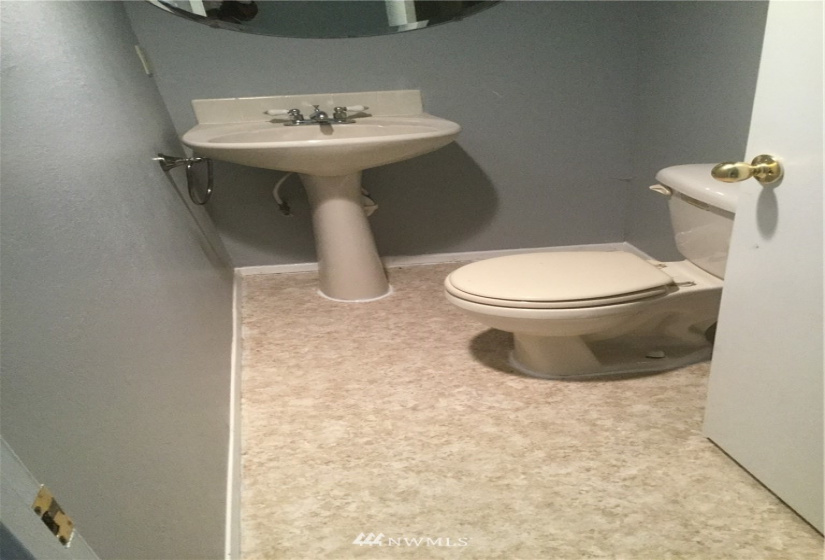 2504 Bridgeport, University Place, Washington 98466, ,Residential Income,For Sale,Narrows View Terrace,Bridgeport,NWM1870634