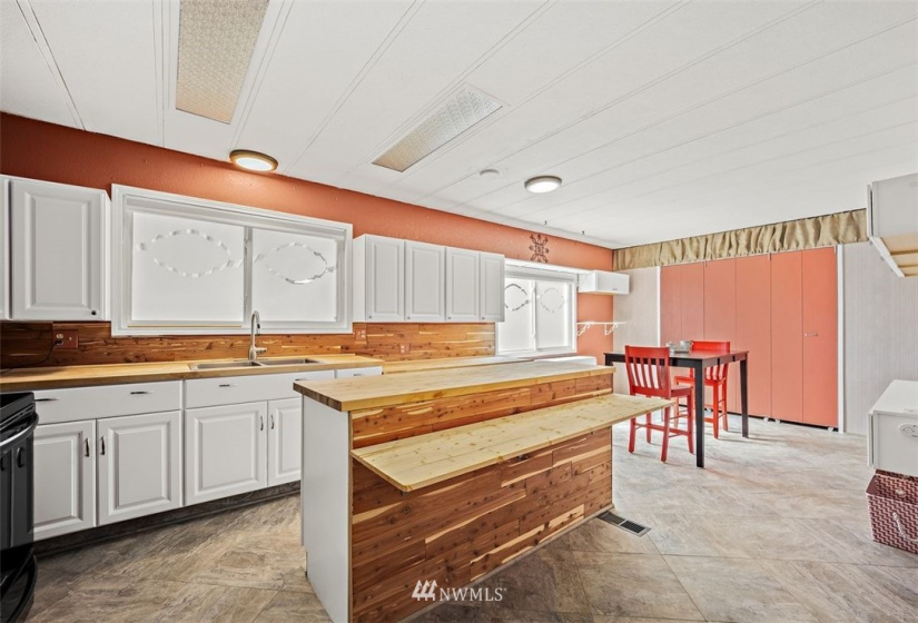 1111 Archwood, Olympia, Washington 98502, 3 Bedrooms Bedrooms, ,2 BathroomsBathrooms,Manufactured In Park,For Sale,Archwood,NWM1870953