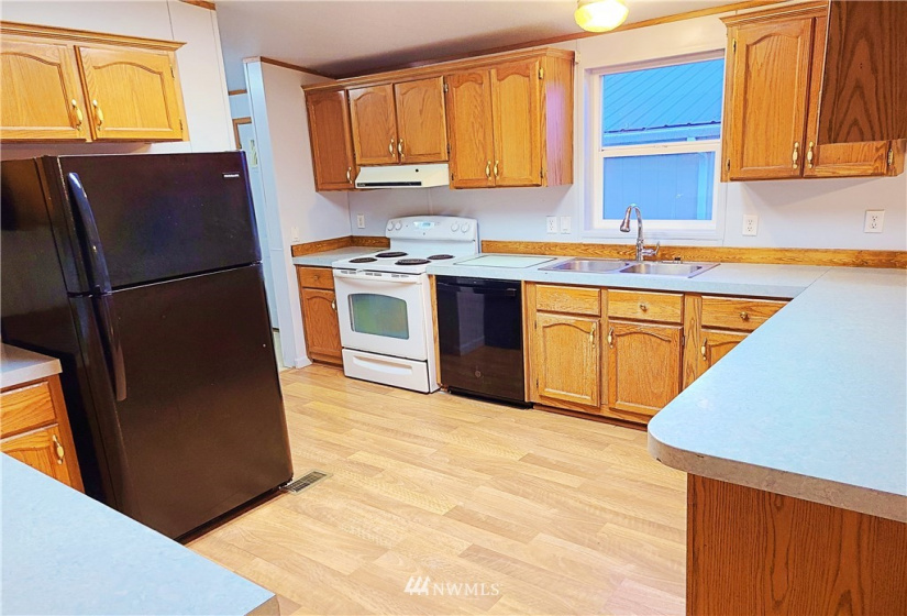 17902 Michelles, Rochester, Washington 98579, 3 Bedrooms Bedrooms, ,2 BathroomsBathrooms,Manufactured In Park,For Sale,Michelles,NWM1871237