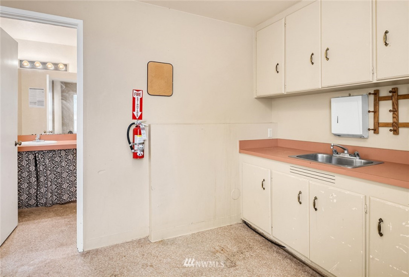 10439 Holman, Seattle, Washington 98133, ,Commercial Sale,For Sale,Holman,NWM1868562