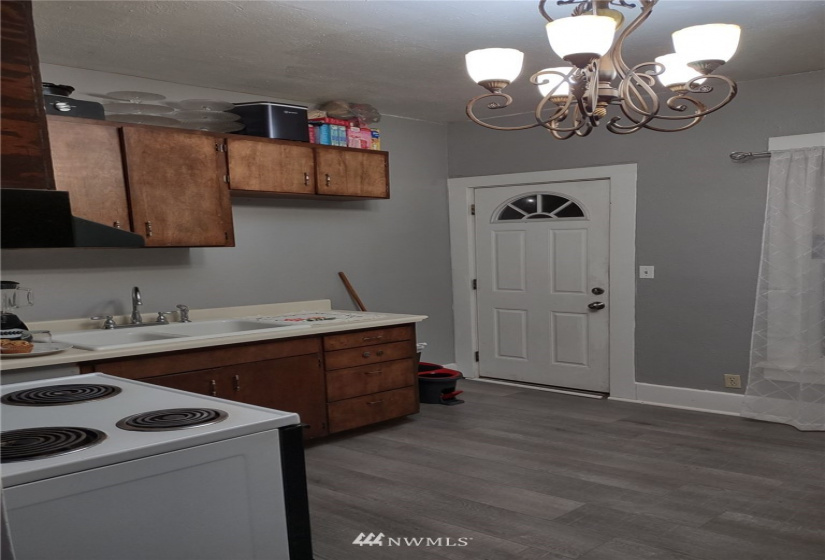 910 8th Ave, Walla Walla, Washington 99362, 2 Bedrooms Bedrooms, ,1 BathroomBathrooms,Residential,For Sale,8th Ave,NWM1872021