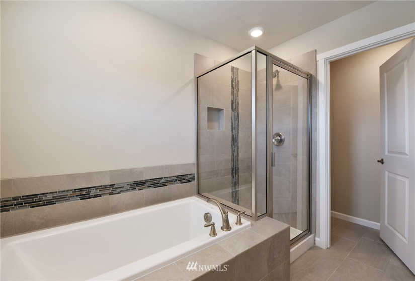 112 Russell, Bremerton, Washington 98312, 4 Bedrooms Bedrooms, ,2 BathroomsBathrooms,Residential,For Sale,Bay Vista,Russell,NWM1872690