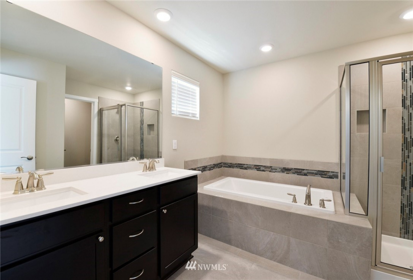 112 Russell, Bremerton, Washington 98312, 4 Bedrooms Bedrooms, ,2 BathroomsBathrooms,Residential,For Sale,Bay Vista,Russell,NWM1872690