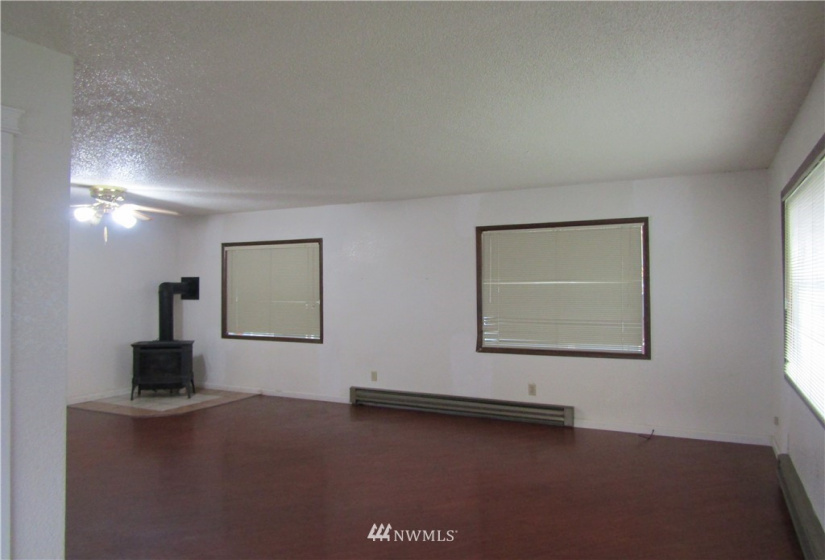 1313 Market, Aberdeen, Washington 98520, 3 Bedrooms Bedrooms, ,1 BathroomBathrooms,Residential,For Sale,Evans and Lewis Addition,Market,NWM1872317