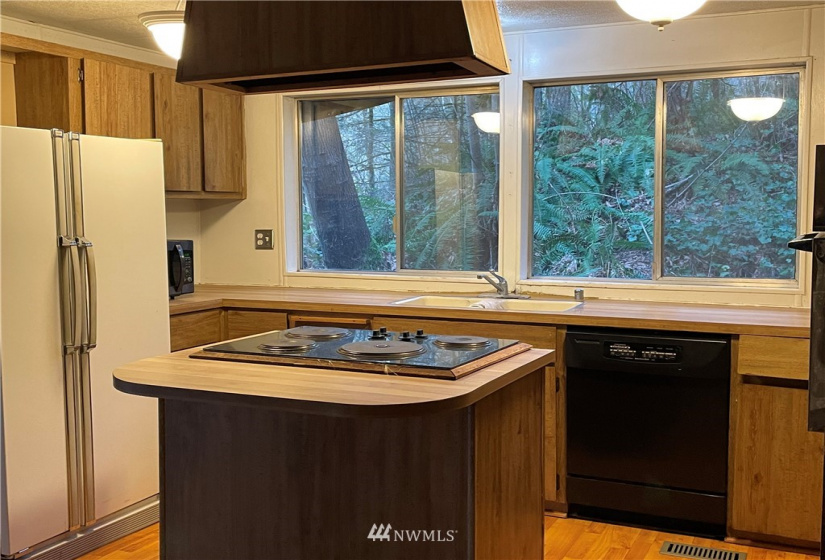 21 Hill, Belfair, Washington 98528, 2 Bedrooms Bedrooms, ,1 BathroomBathrooms,Residential,For Sale,Hill,NWM1873726