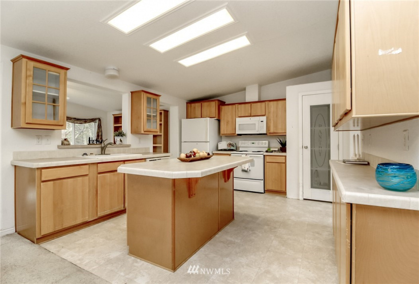 6403 241st, Buckley, Washington 98321, 3 Bedrooms Bedrooms, ,1 BathroomBathrooms,Manufactured In Park,For Sale,241st,NWM1877210