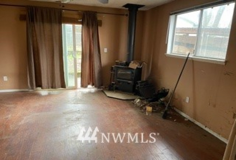 7221 E, Tacoma, Washington 98404, 3 Bedrooms Bedrooms, ,1 BathroomBathrooms,Residential,For Sale,E,NWM1877123