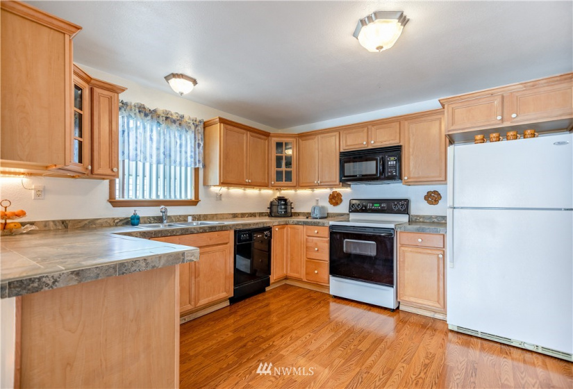 328 6th, Auburn, Washington 98002, 3 Bedrooms Bedrooms, ,1 BathroomBathrooms,Residential,For Sale,James W. Warren First Addition to Auburn,6th,NWM1874736