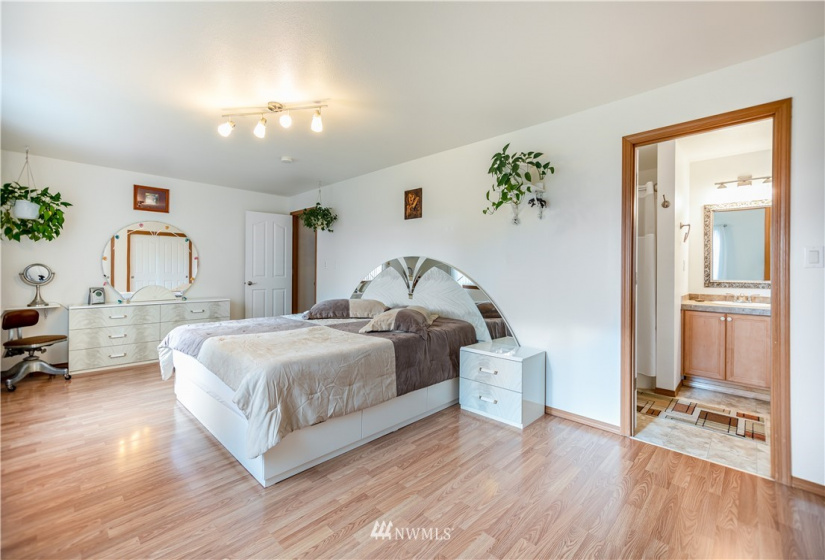 328 6th, Auburn, Washington 98002, 3 Bedrooms Bedrooms, ,1 BathroomBathrooms,Residential,For Sale,James W. Warren First Addition to Auburn,6th,NWM1874736