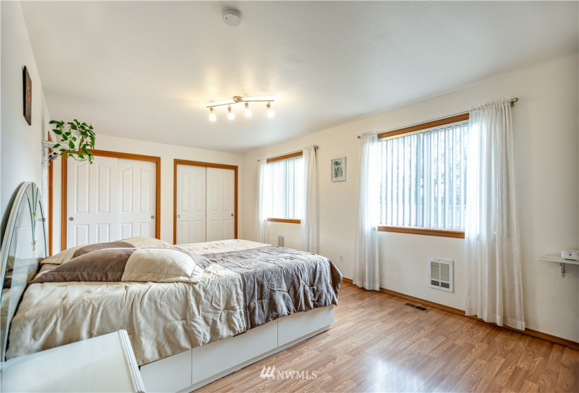 328 6th, Auburn, Washington 98002, 3 Bedrooms Bedrooms, ,1 BathroomBathrooms,Residential,For Sale,James W. Warren First Addition to Auburn,6th,NWM1874736