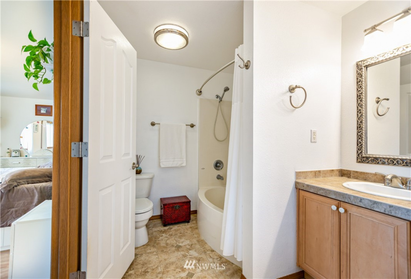 328 6th, Auburn, Washington 98002, 3 Bedrooms Bedrooms, ,1 BathroomBathrooms,Residential,For Sale,James W. Warren First Addition to Auburn,6th,NWM1874736