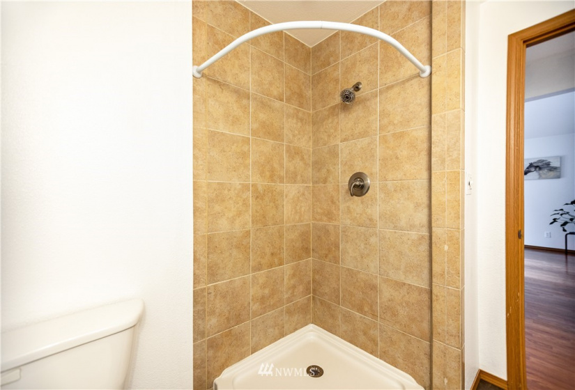 328 6th, Auburn, Washington 98002, 3 Bedrooms Bedrooms, ,1 BathroomBathrooms,Residential,For Sale,James W. Warren First Addition to Auburn,6th,NWM1874736